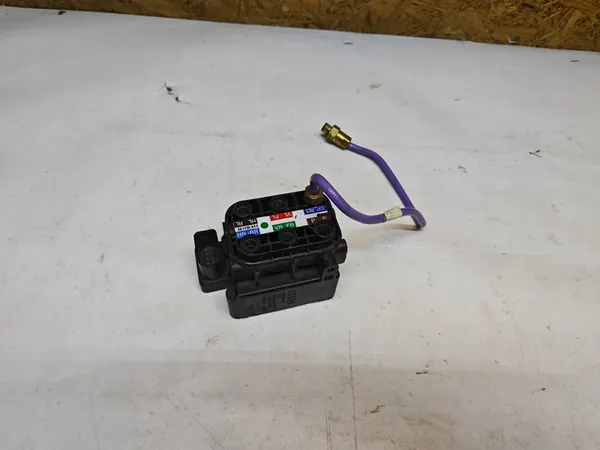 Válvula de Distribuição de Suspensão Audi A6 A7 A8 image 1