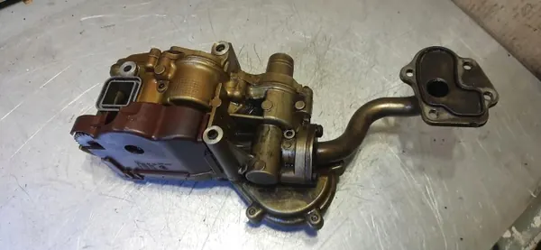 Pompe à huile OEM 079115277J pour Audi A4 S4 B7 4.2 V8 image 3