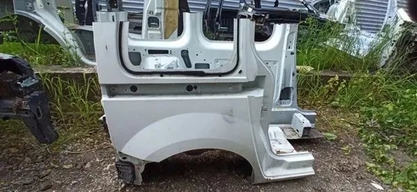 Parafuso traseiro direito RENAULT KANGOO 1.5L OEM image 1