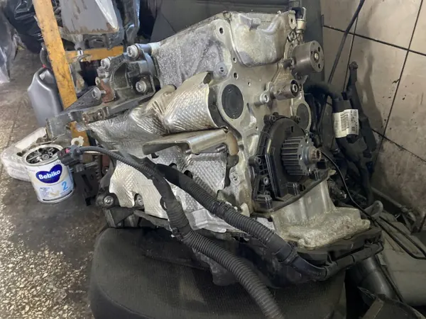 Bloc Moteur Audi DFB 2.0 TDI OEM 105L103023 image 2
