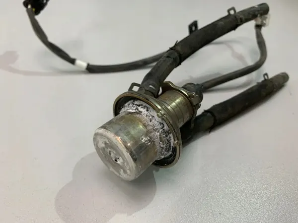 Inyector AdBlue Mercedes OEM A0004901113 - Usado image 3