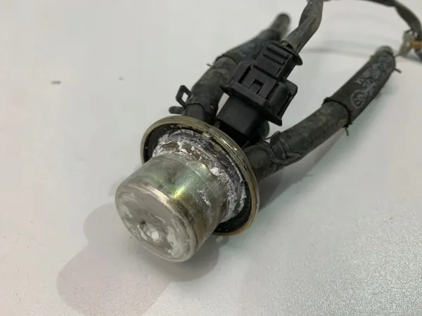 Inyector AdBlue Mercedes OEM A0004901113 - Usado image 6