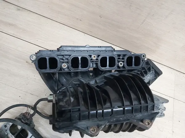 Imusarja T25 2,0 VVTI SSĄCY KLAPY Toyota Avensikselle image 3