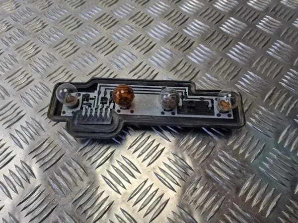 Connecteur lampe arrière VW Caddy III OEM 2K5945257 image 2