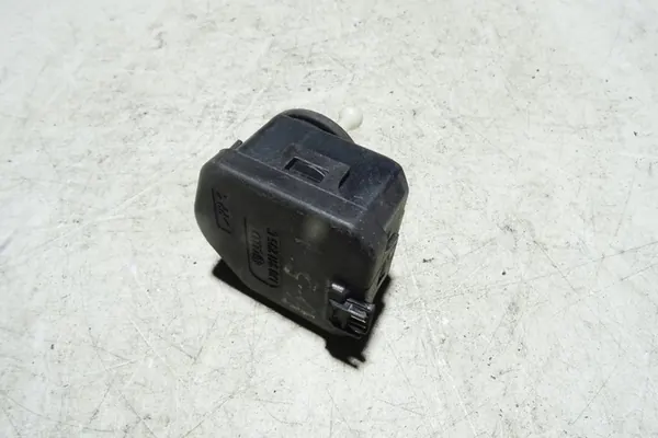 VW GOLF IV Niveau Einstellmotor 1.6L Benzin image 2