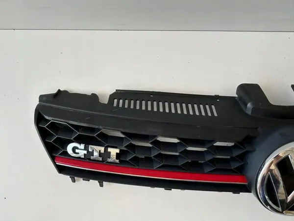Volkswagen Golf VII 2014 Front Grille image 4