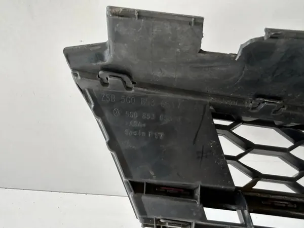 Volkswagen Golf VII 2014 Front Grille image 6