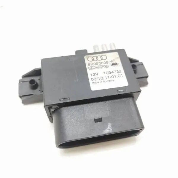 Audi Polttoainepumpun Ohjausmoduuli OEM 8K0906093F image 2