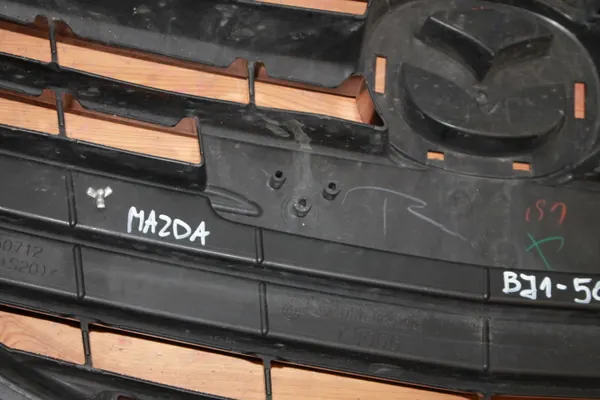 Grill MAZDA 3 13- BJS7-50712 image 8