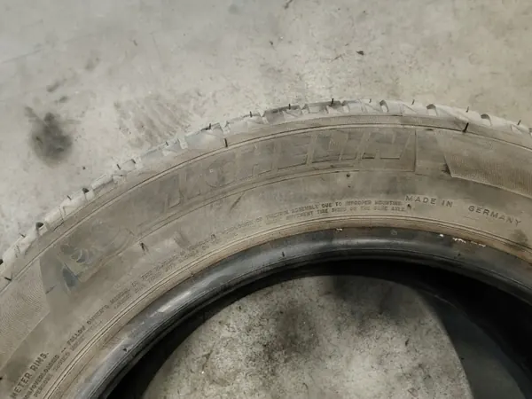 Neumático verano Michelin Energy Saver 205/55R16 Usado image 4