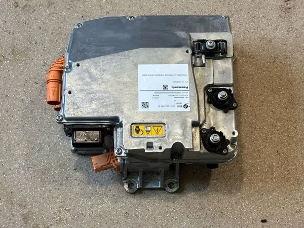 Inversor BMW X1 U11 OEM 5B335F3 - Usado image 10
