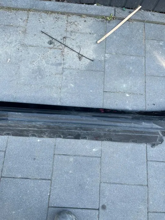 BMW 4 G26 Oikea kynnyssuoja OEM 7490700 image 4