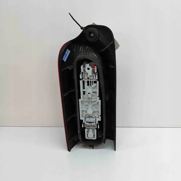 Nissan Primastar 2005 Luz trasera derecha image 4