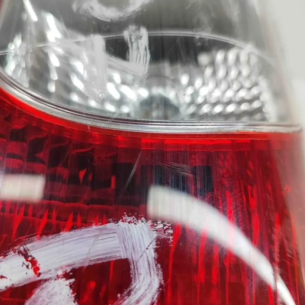 Nissan Primastar 2005 Luz trasera derecha image 5