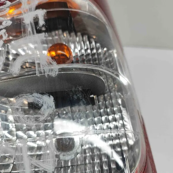 Nissan Primastar 2005 Luz trasera derecha image 6