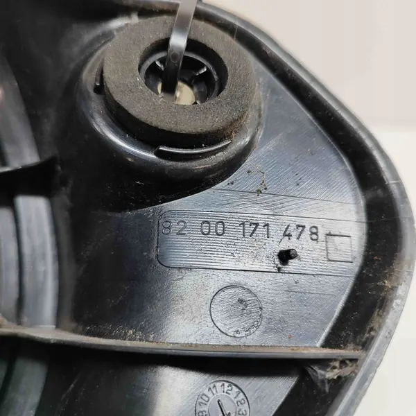 Nissan Primastar 2005 Luz trasera derecha image 9