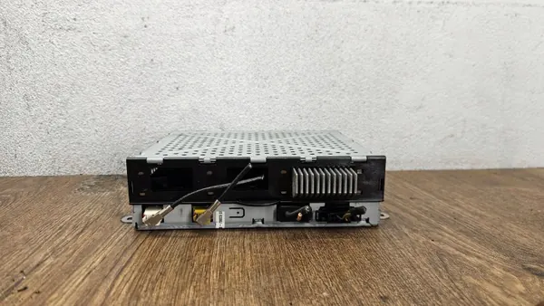 Audi A8 D3 Radio Tuner OEM 4E0035541S image 3