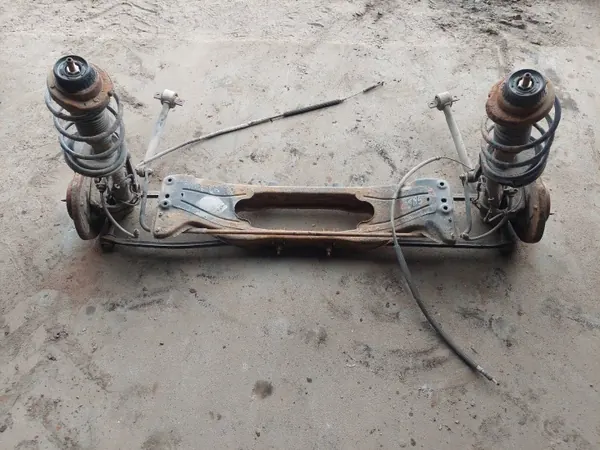 OEM Hinterachsschwinge Alfa Romeo 147 - Gebraucht image 2