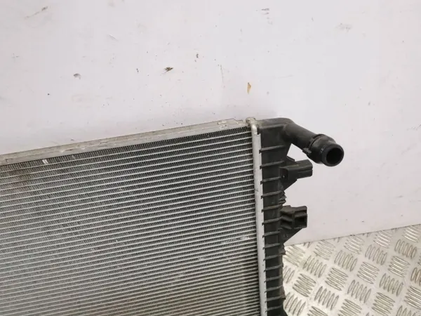 Radiateur d'eau SEAT Ateca 2017 OEM 5Q0816411AL image 4