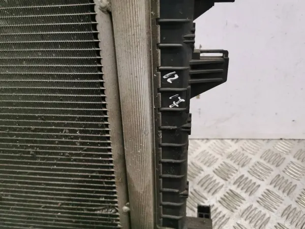 Radiateur d'eau SEAT Ateca 2017 OEM 5Q0816411AL image 8
