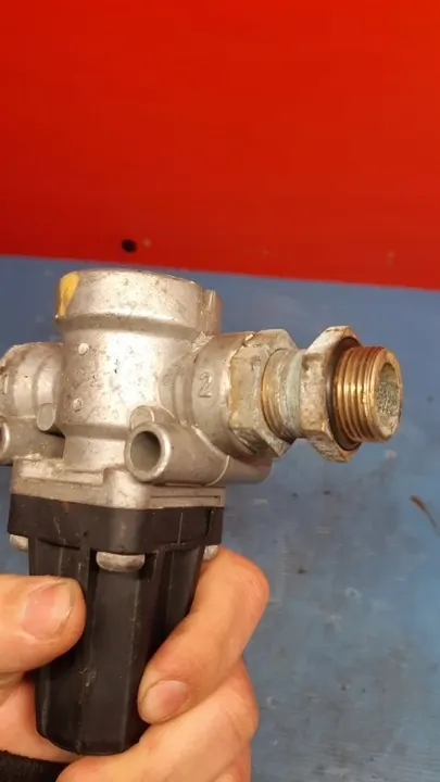 Iveco Eurocargo I vanne à air image 4