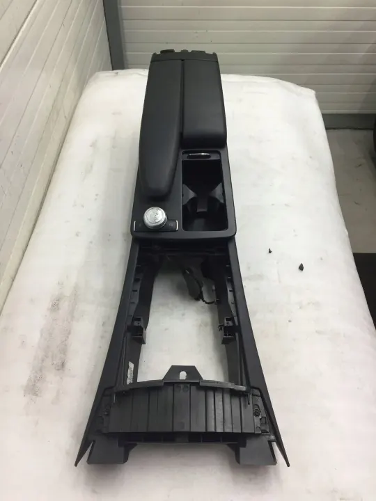 Accoudoir console centrale Mercedes C W204 OEM A2046800150 image 3