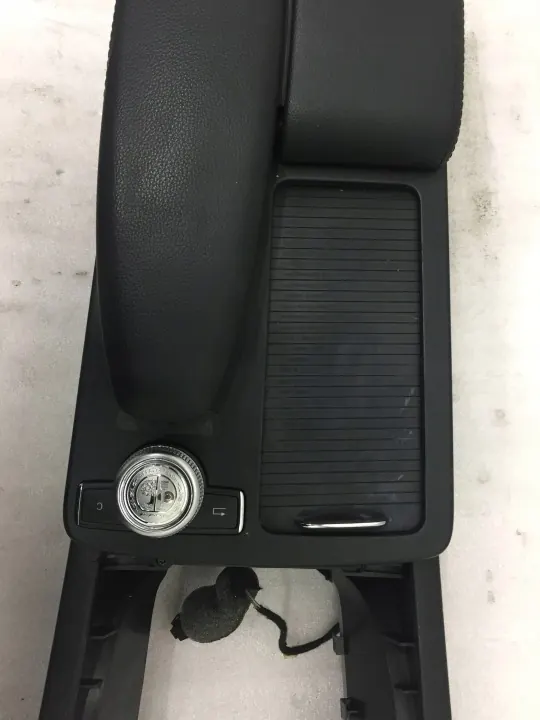Accoudoir console centrale Mercedes C W204 OEM A2046800150 image 9