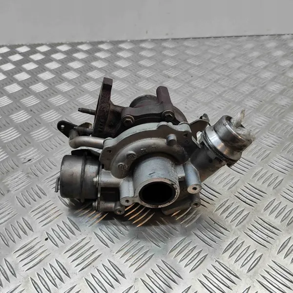 Turbo OEM 16359700011 para Renault Kadjar 1.5L image 2