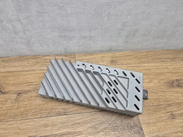 BMW OEM 9320144 Audioversterker voor F01 F02 F07 F10 F11 image 2