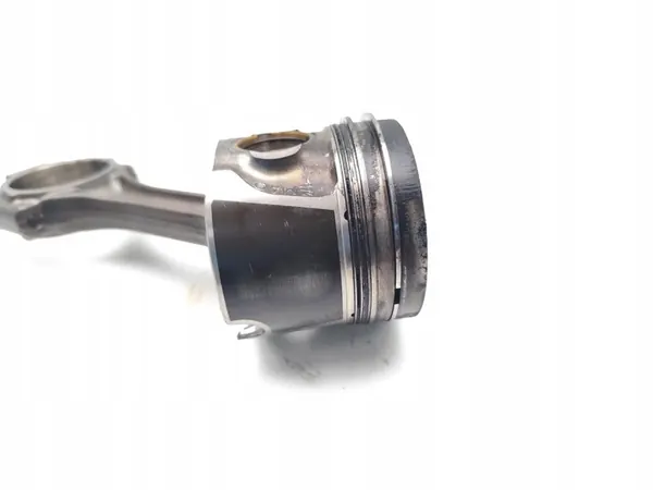 VW Passat Kolv med vevstake 1.9 TDI Diesel AVB image 7