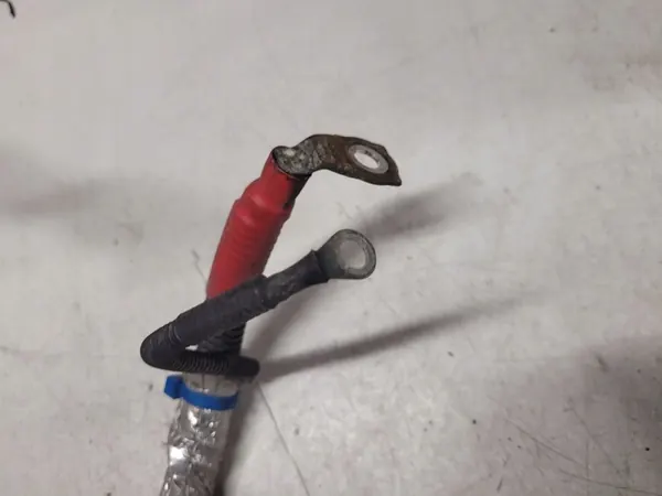 Terminal positivo BMW 1 E81 E87 779800904 image 2