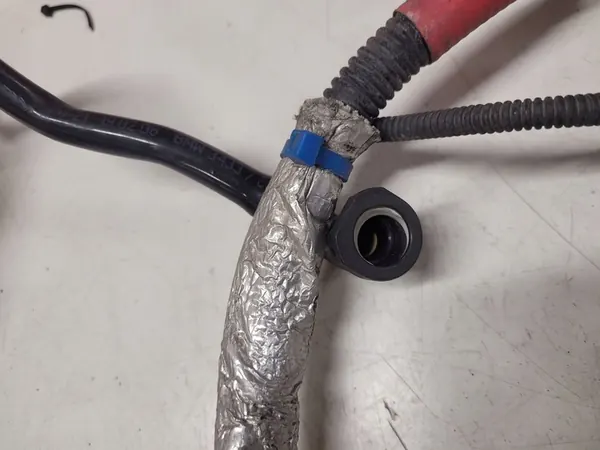 Terminal positivo BMW 1 E81 E87 779800904 image 3