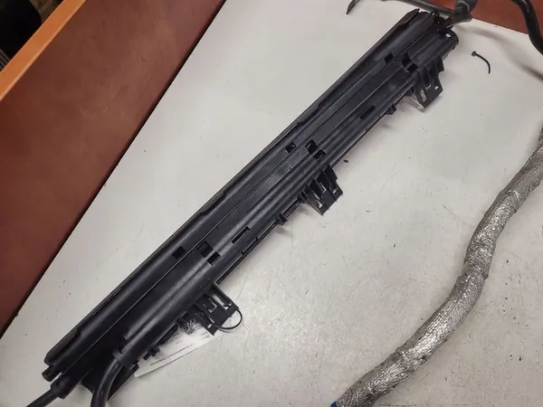 Terminal positivo BMW 1 E81 E87 779800904 image 5