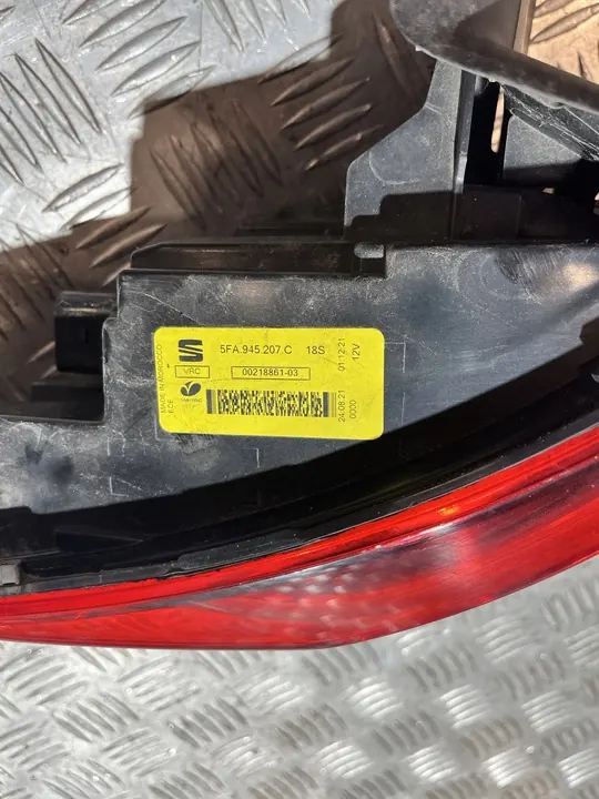 Luz Trasera Izquierda CUPRA LEON IV 20- HB VW27556 image 3