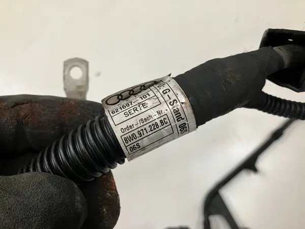 Käynnistinjohto OEM 8W0971228BC Audi A4 B9 image 3