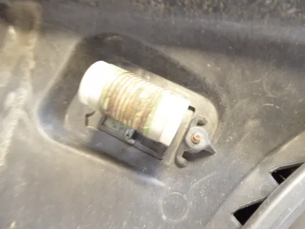 TUCSON I 04-10 Tuulettimen Vastus 2.0 16V G4GC OEM image 4