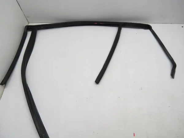 OEM 1302143 Dörrlist Fram Höger Volvo V60/S60 image 2