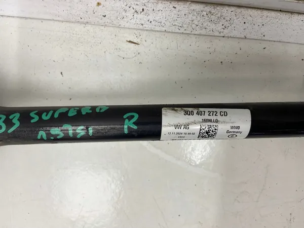 SKODA SUPERB 1.5 TSI 2024 Höger drivaxel DSG 3Q0407272CD image 3