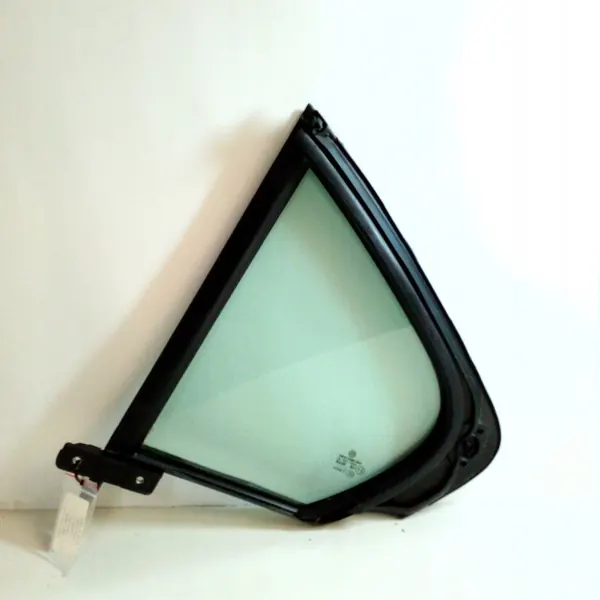Vidro Triangular Traseiro Direito VW Jetta 5C OEM WORAD1284 image 3