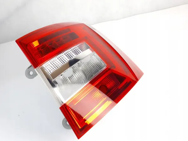 Lámpara Trasera Guardabarros Skoda Octavia 3 III Kombi Derecha 5E9945096B image 3