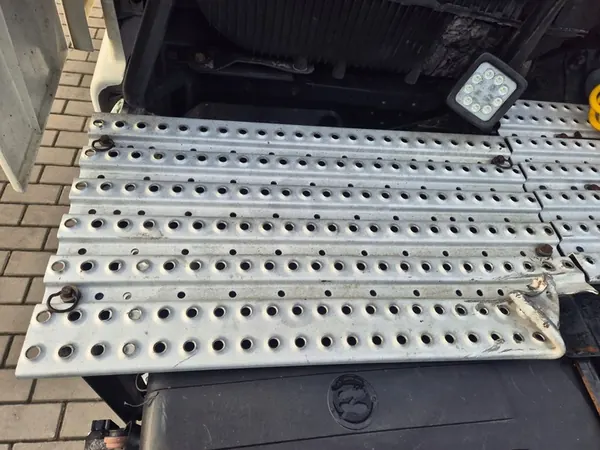 Plaque de plateforme de travail gauche pour MAN TGX TGS Euro 6 image 1