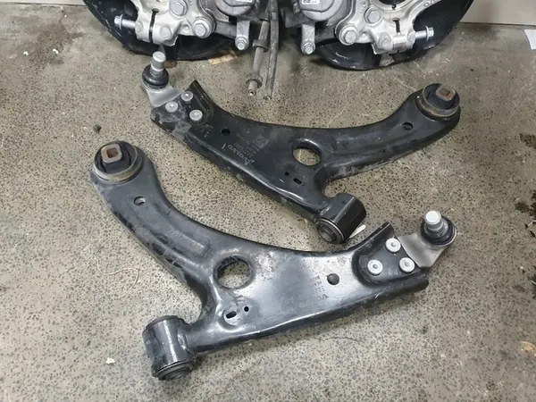 VOLVO XC40 2018+ Parti di Sospensione Anteriore Destra image 5