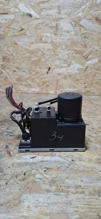 AUDI A3 8L Central Lock Pump 8L0862257E image 3