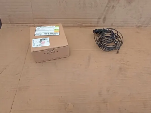 OEM 3AA035570A Antennenverstärker für VW Passat B7 image 2