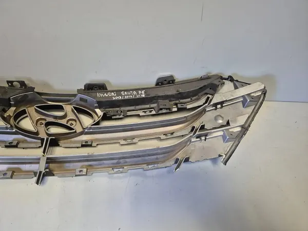 Hyundai Santa Fe 2013 Radiator Grille Damaged OEM 86351-2W000 image 10
