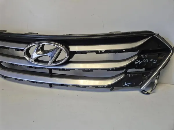 Hyundai Santa Fe 2013 Radiator Grille Damaged OEM 86351-2W000 image 2