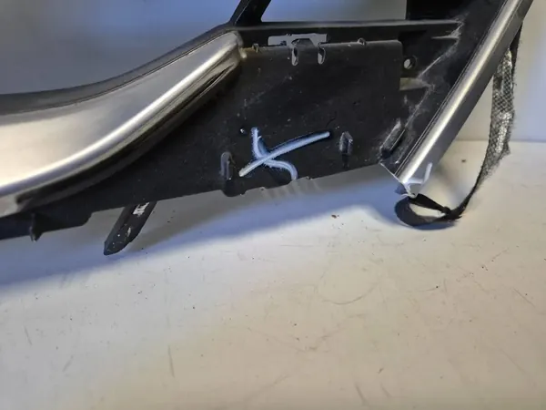 Hyundai Santa Fe 2013 Radiator Grille Damaged OEM 86351-2W000 image 5