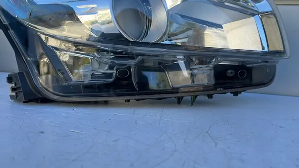 Oikea etuvalaisin Nissan Qashqai J10 image 3