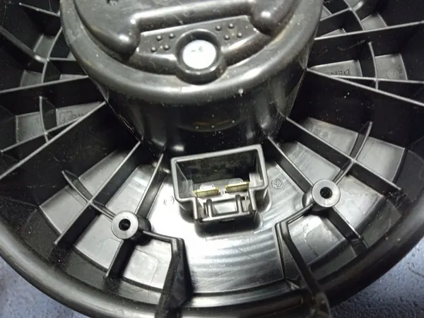 HONDA CR-V IV 12- Ventilador de ar AV6000 image 6