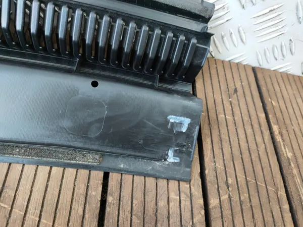 Suzuki Kizashi 09-14 Stänkskärm-set OEM image 7